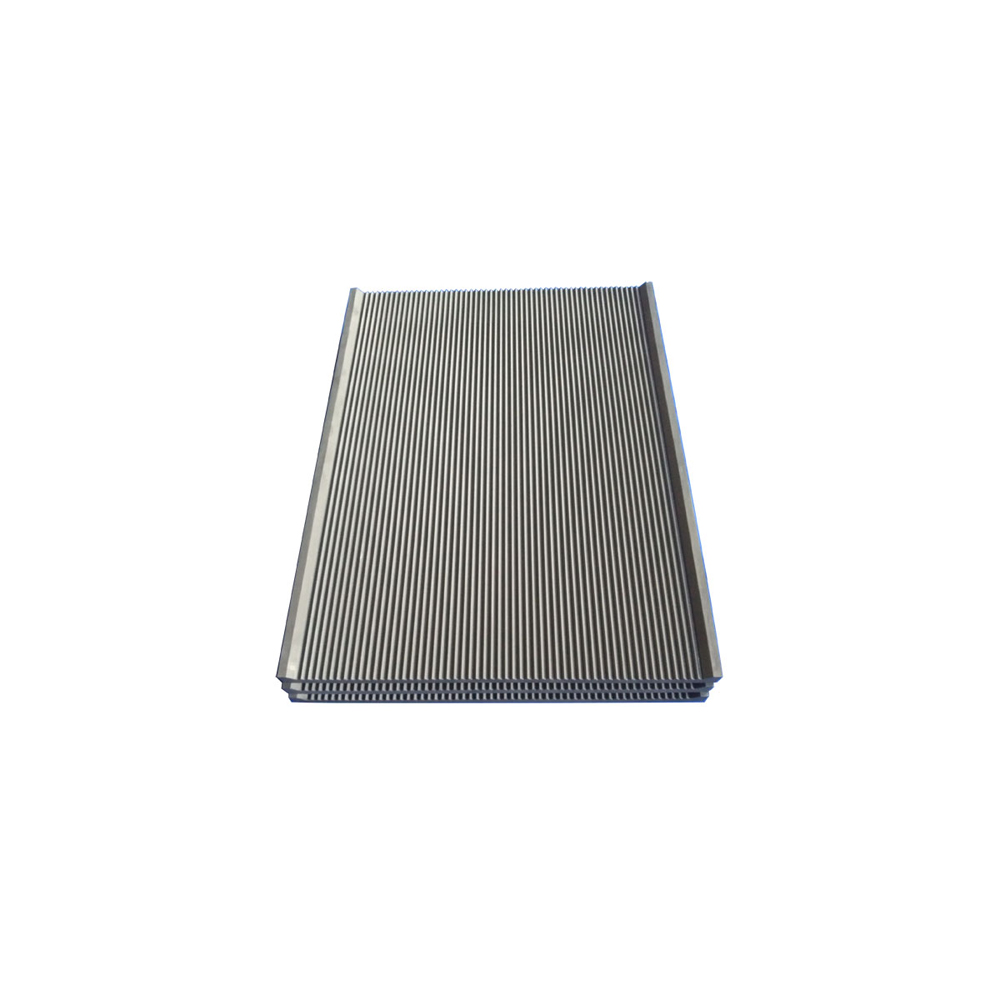 Stacked fine groove graphite plates with light color isostatic graphite material for high precision heat dissipation applications