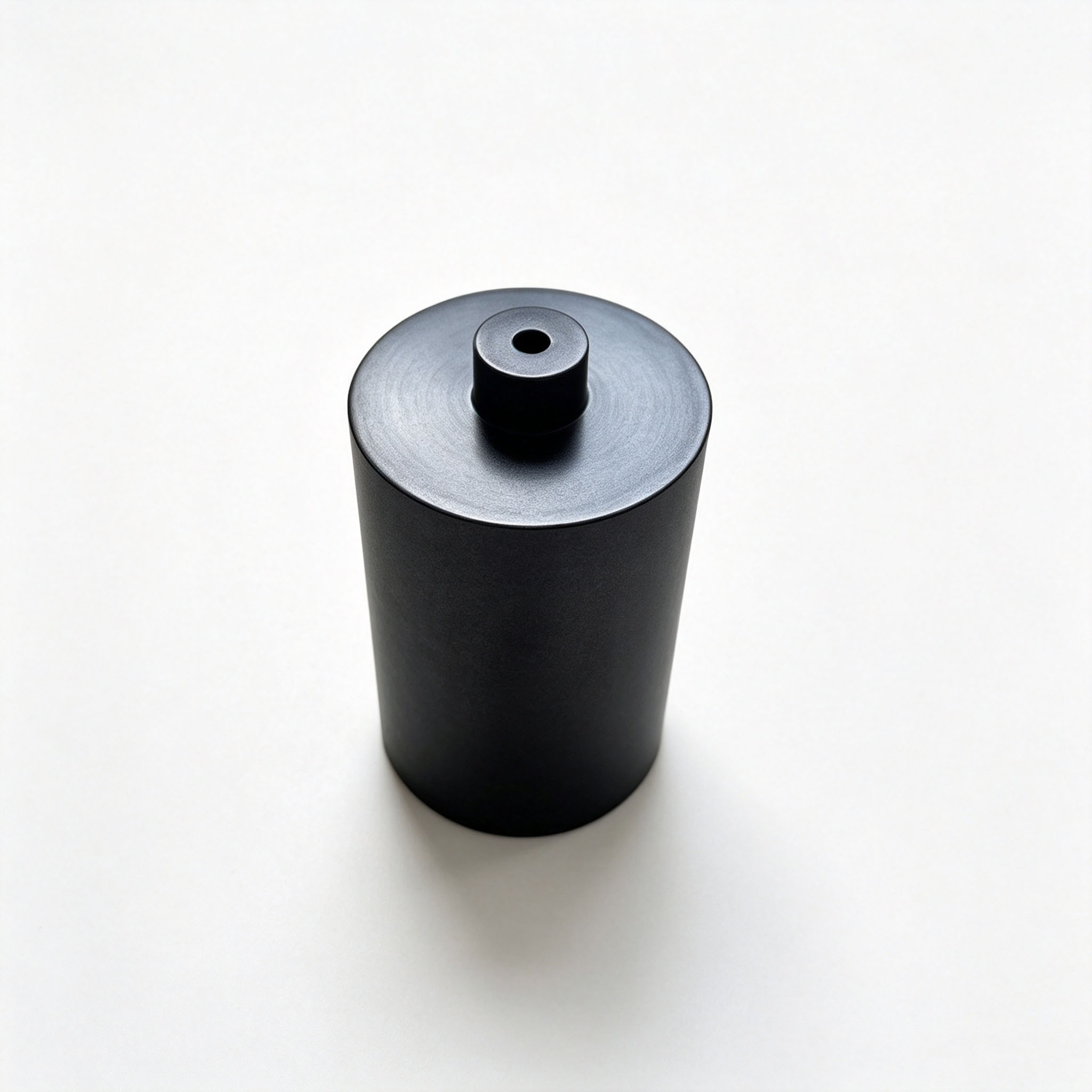High Purity Straight Graphite Crucible With One Center Hole At Bottom, Anti-Oxidation Graphite Melting Container For Precious Metal Alloy Smelting