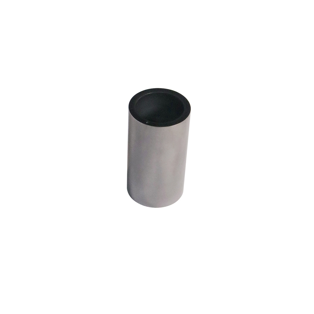 Tall cylindrical flat graphite crucible for continuous industrial melting processes